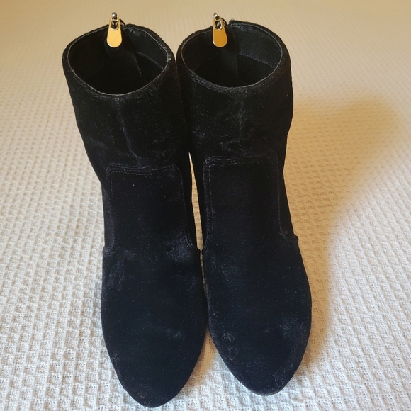 Guess Black Suede Ankle Booties - Picture 2 of 11